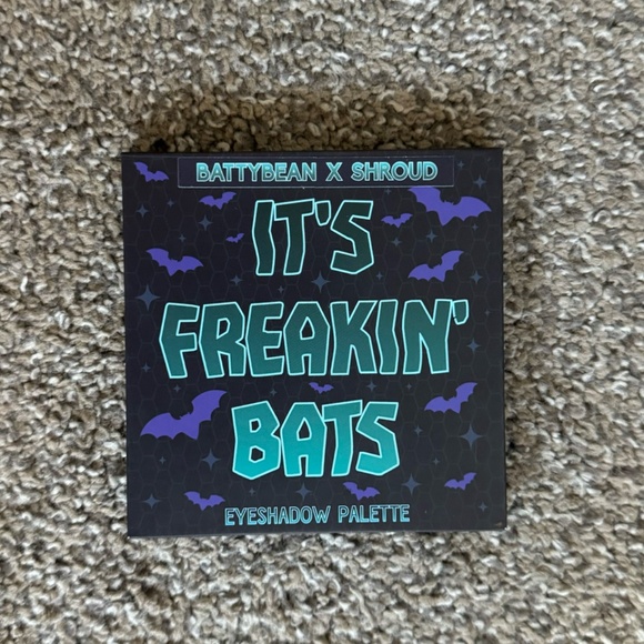 Shroud Cosmetics custom matte eyeshadow palette - Picture 2 of 4